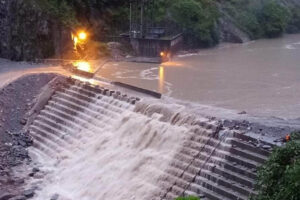 अरुण तेस्रोको डाइभर्सन टनेल भरियो, तटीय क्षेत्रमा सतर्क रहन आग्रह